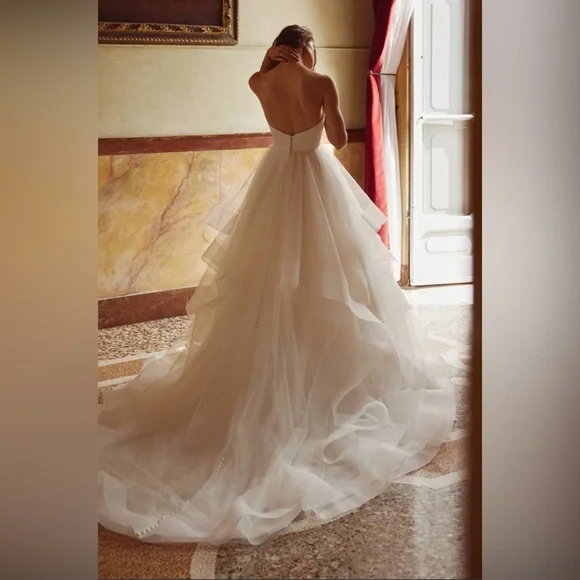 Elegant White Wedding Dress - Picture 6 of 10